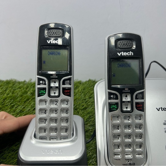 VTech Dect 6.0  CS6319-2 Single Line Cordless Phone 2 Handsets with Power Cords - Picture 2 of 8